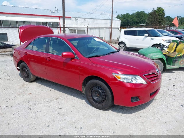 2011 TOYOTA CAMRY LE