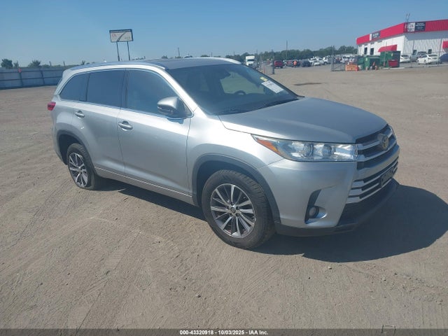 2017 TOYOTA HIGHLANDER XLE