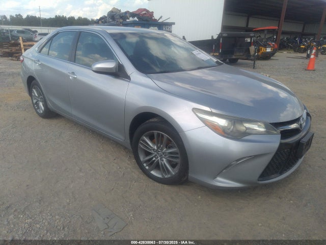 2015 TOYOTA CAMRY SE