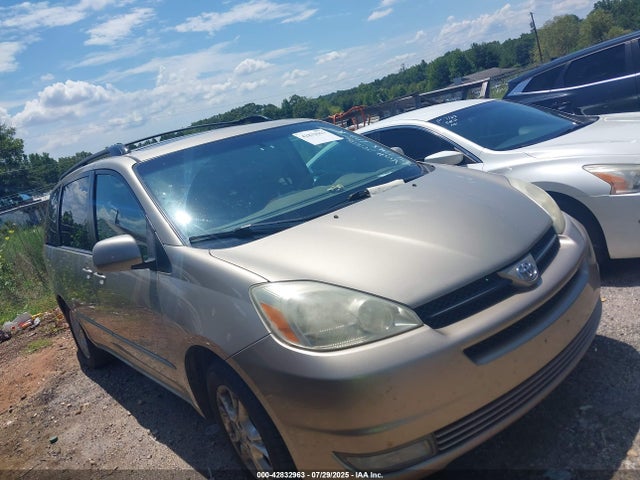 2005 TOYOTA SIENNA XLE