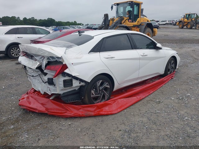 2024 Hyundai ELANTRA SEL photo 4