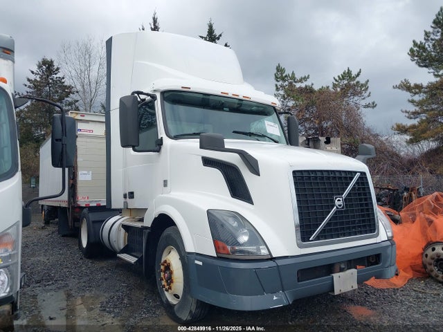 2013 VOLVO VN VNL