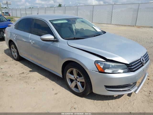 2012 VOLKSWAGEN PASSAT 2.5L SE