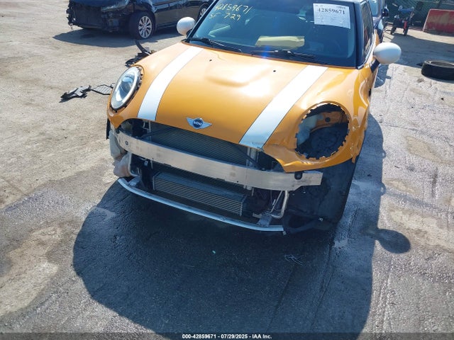 2016 Mini Hardtop, VIN: WMWXU1C57G2D09687