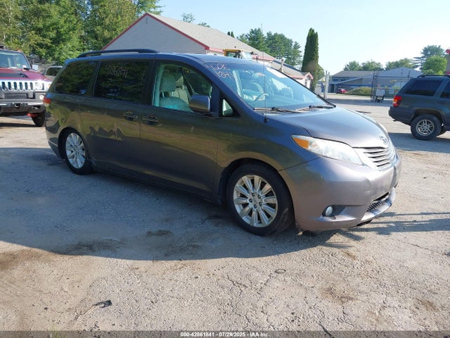 2012 TOYOTA SIENNA XLE 7 PASSENGER