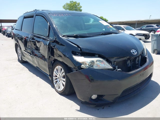 2011 TOYOTA SIENNA XLE V6