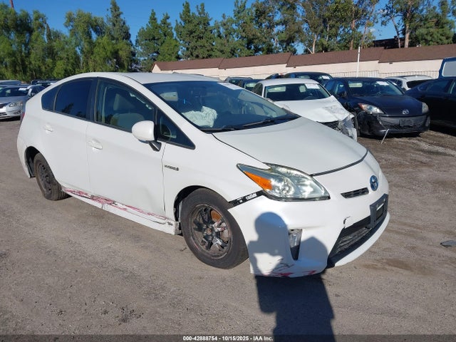2015 TOYOTA PRIUS THREE