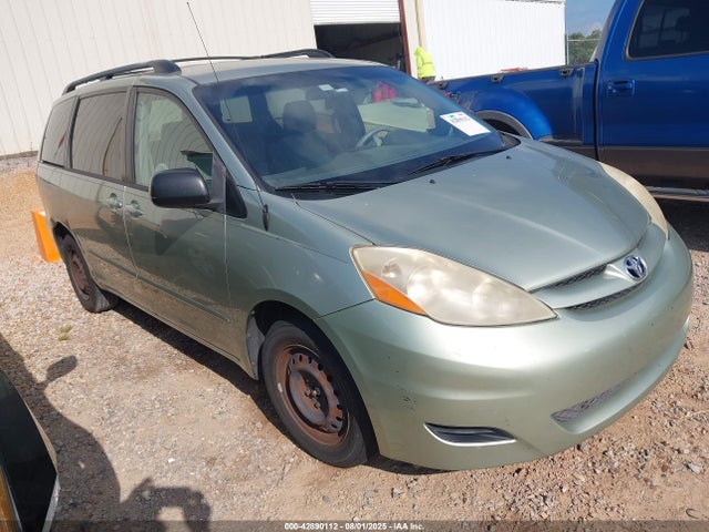 2010 TOYOTA SIENNA LE