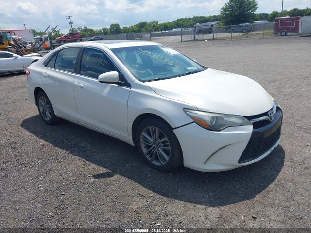 2015 TOYOTA CAMRY SE