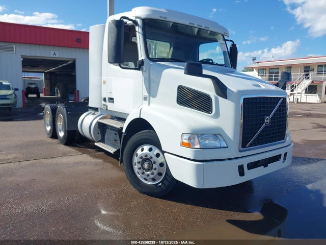 2018 VOLVO VN 