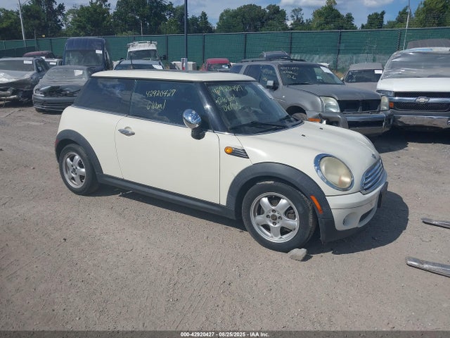2009 MINI COOPER 