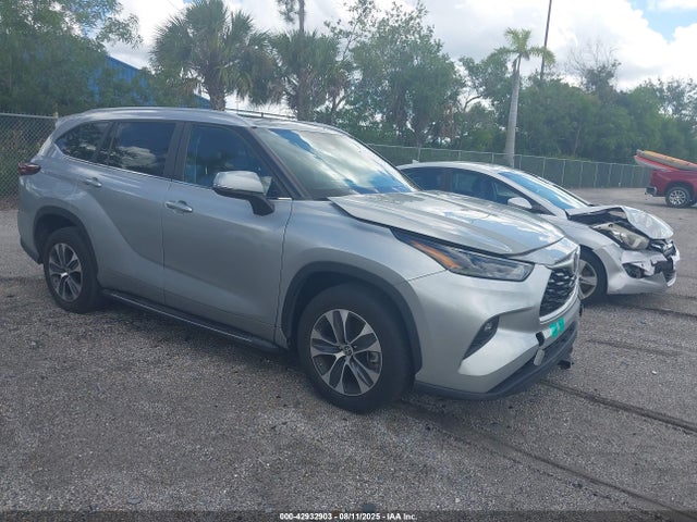 2024 TOYOTA HIGHLANDER XLE