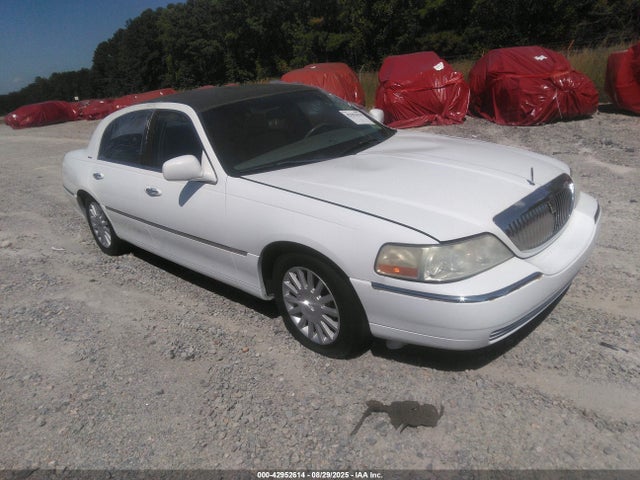 2004 LINCOLN TOWN CAR SIGNATURE