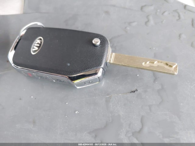 2020 KIA SOUL S 11
