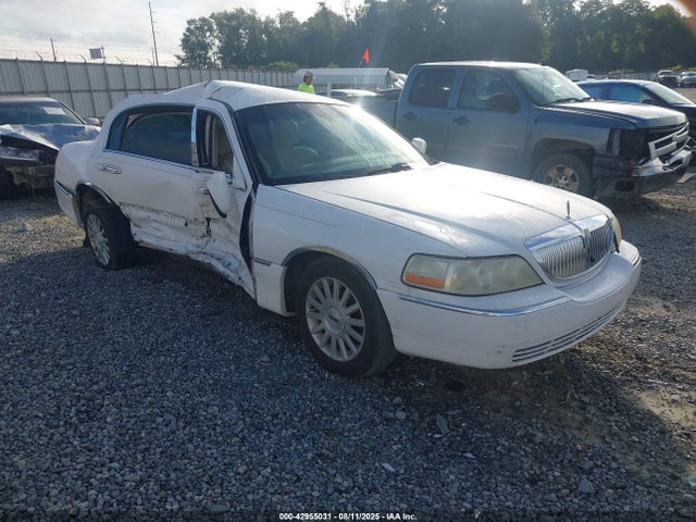 2004 LINCOLN TOWN CAR SIGNATURE