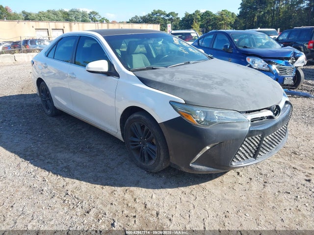 2015 TOYOTA CAMRY SE