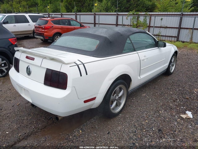 صورة 4 لـ 2006 FORD MUSTANG V6