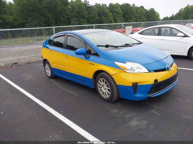 2013 TOYOTA PRIUS THREE