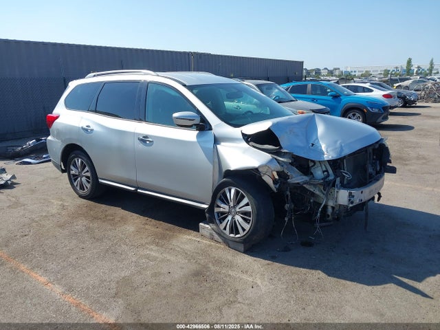 2017 NISSAN PATHFINDER SV