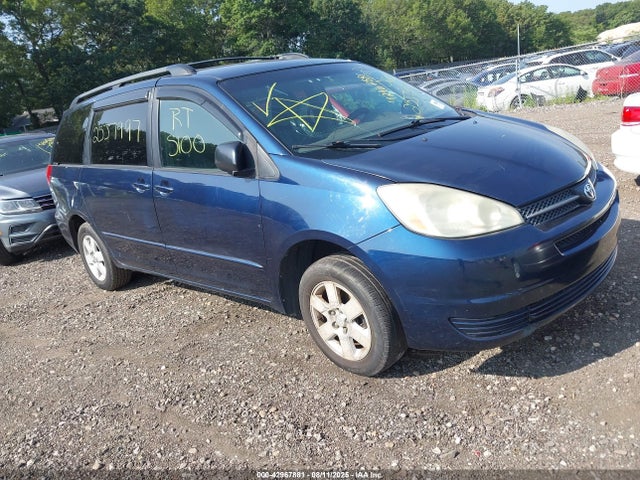2004 TOYOTA SIENNA LE