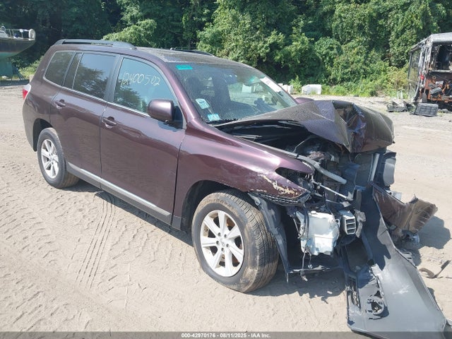 2013 TOYOTA HIGHLANDER SE V6