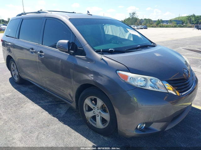 2011 TOYOTA SIENNA LE V6