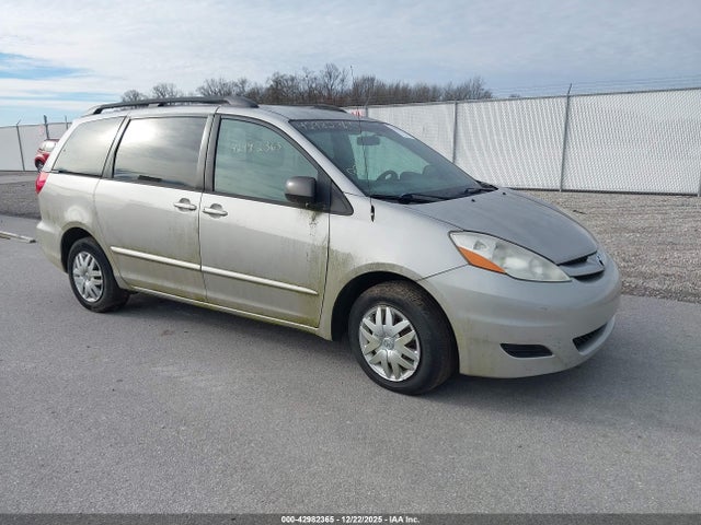 2008 TOYOTA SIENNA LE