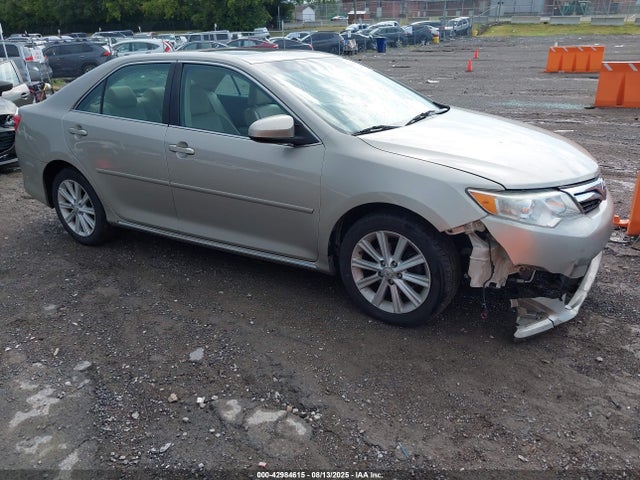 2013 TOYOTA CAMRY XLE