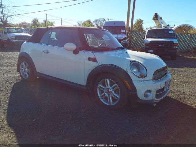 2011 MINI COOPER 