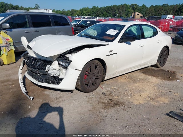 2022 Maserati Ghibli, VIN: ZAM57XSA3NX398010
