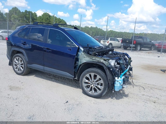 2022 TOYOTA RAV4 XLE PREMIUM