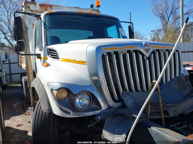 2010 INTERNATIONAL 7000 7400
