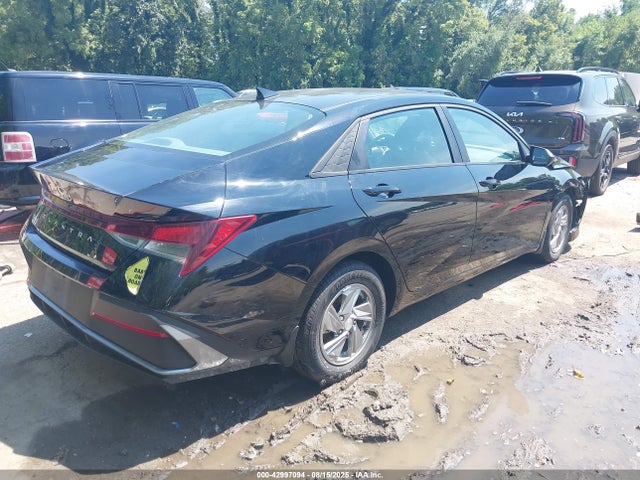 HYUNDAI ELANTRA SE - 4