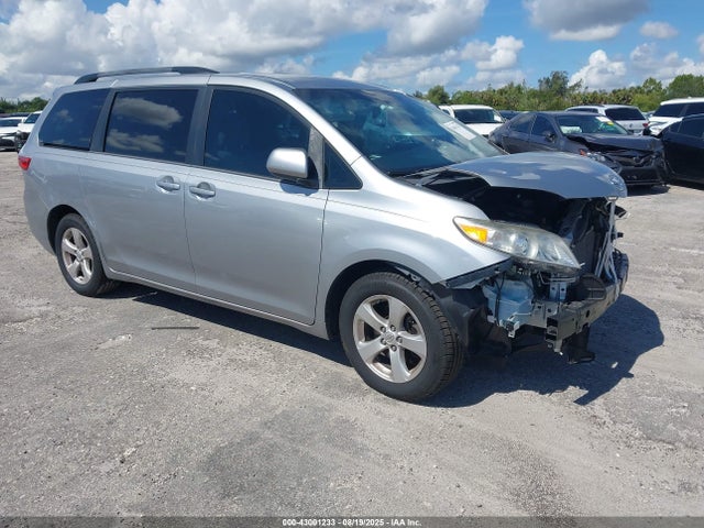 2017 TOYOTA SIENNA LE 8 PASSENGER
