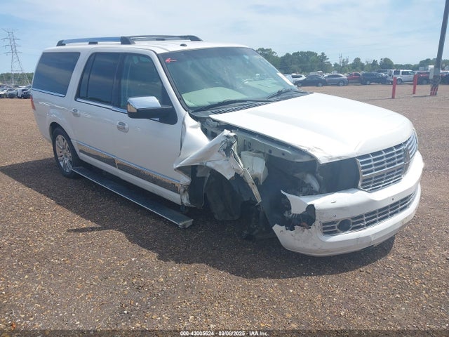 2011 LINCOLN NAVIGATOR 