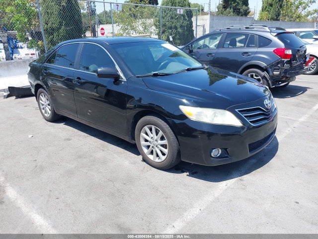 2011 TOYOTA CAMRY XLE V6