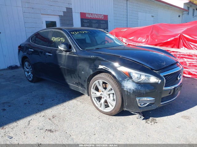 2015 INFINITI Q70 3.7X