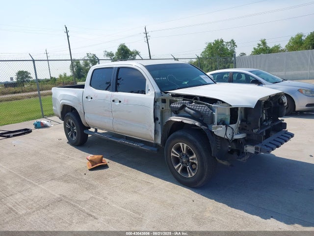 2017 TOYOTA TACOMA SR