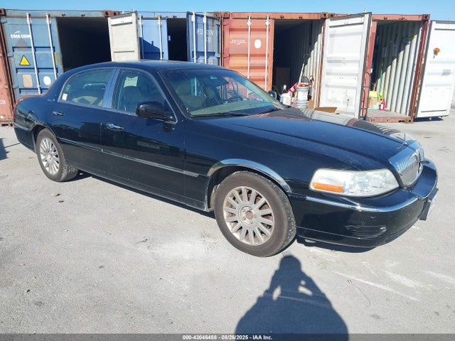 2003 LINCOLN TOWN CAR SIGNATURE