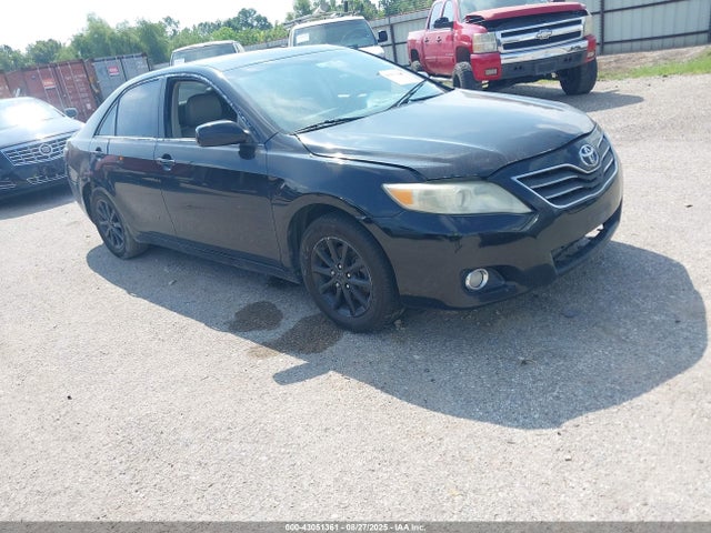 2011 TOYOTA CAMRY XLE V6