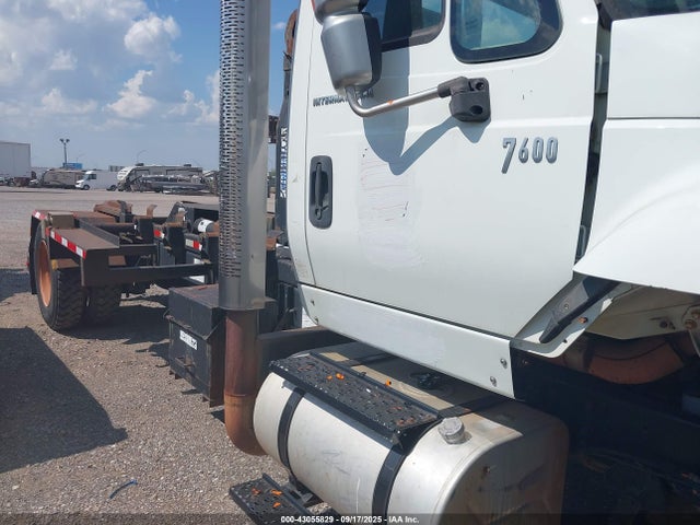 2007 INTERNATIONAL 7000 7600