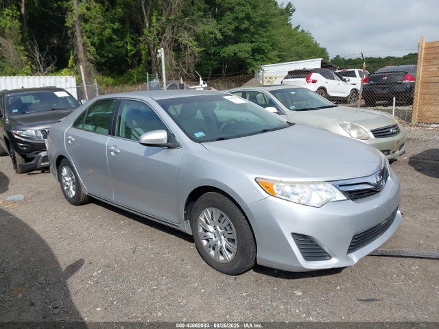 2014 TOYOTA CAMRY LE