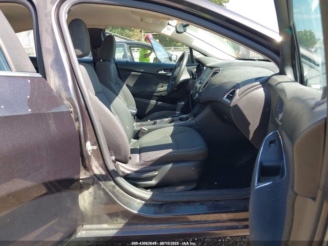 2016 Chevrolet CRUZE LT AUTO photo 5