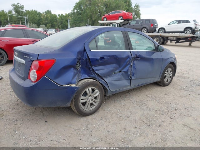 CHEVROLET SONIC LT AUTO - 4
