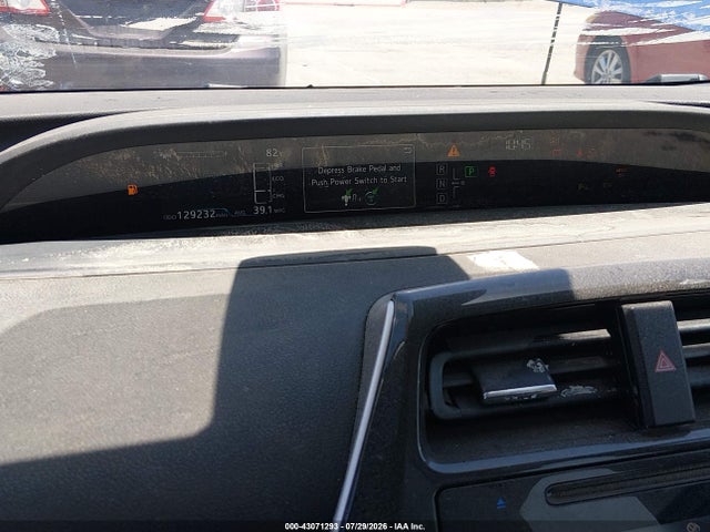 2017 Toyota PRIUS TWO photo 7