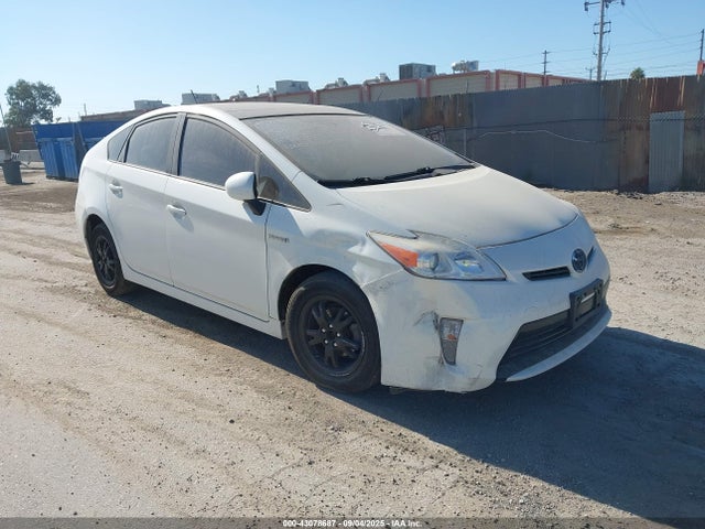 2015 TOYOTA PRIUS FOUR