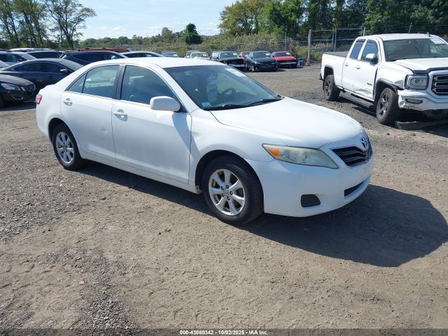 2011 TOYOTA CAMRY LE
