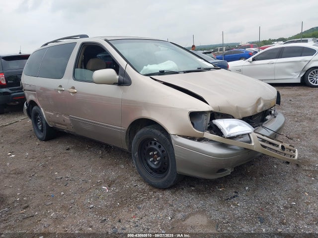 2002 TOYOTA SIENNA LE