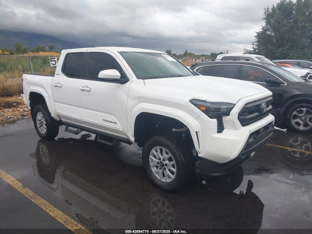 2024 TOYOTA TACOMA SR5 4WD