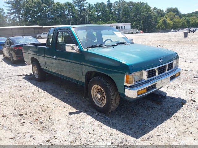 1995 NISSAN TRUCK KING CAB XE